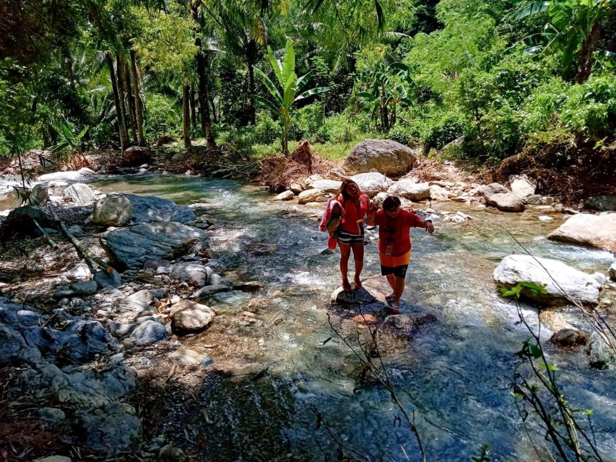 Riverside At Aninuan Accommodation And Food Puerto Galera Exterior foto